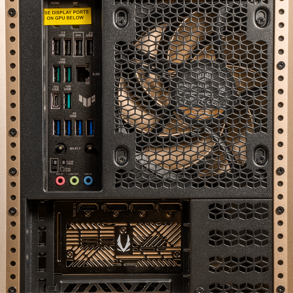 META PCs build in the MasterFrame 400 Mesh Gold