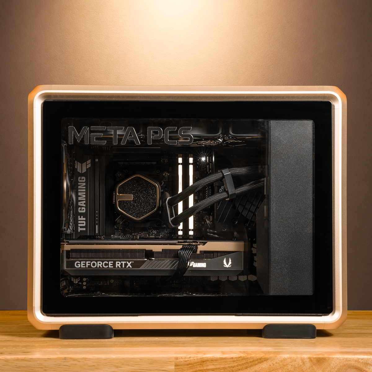 META PCs build in the MasterFrame 400 Mesh Gold